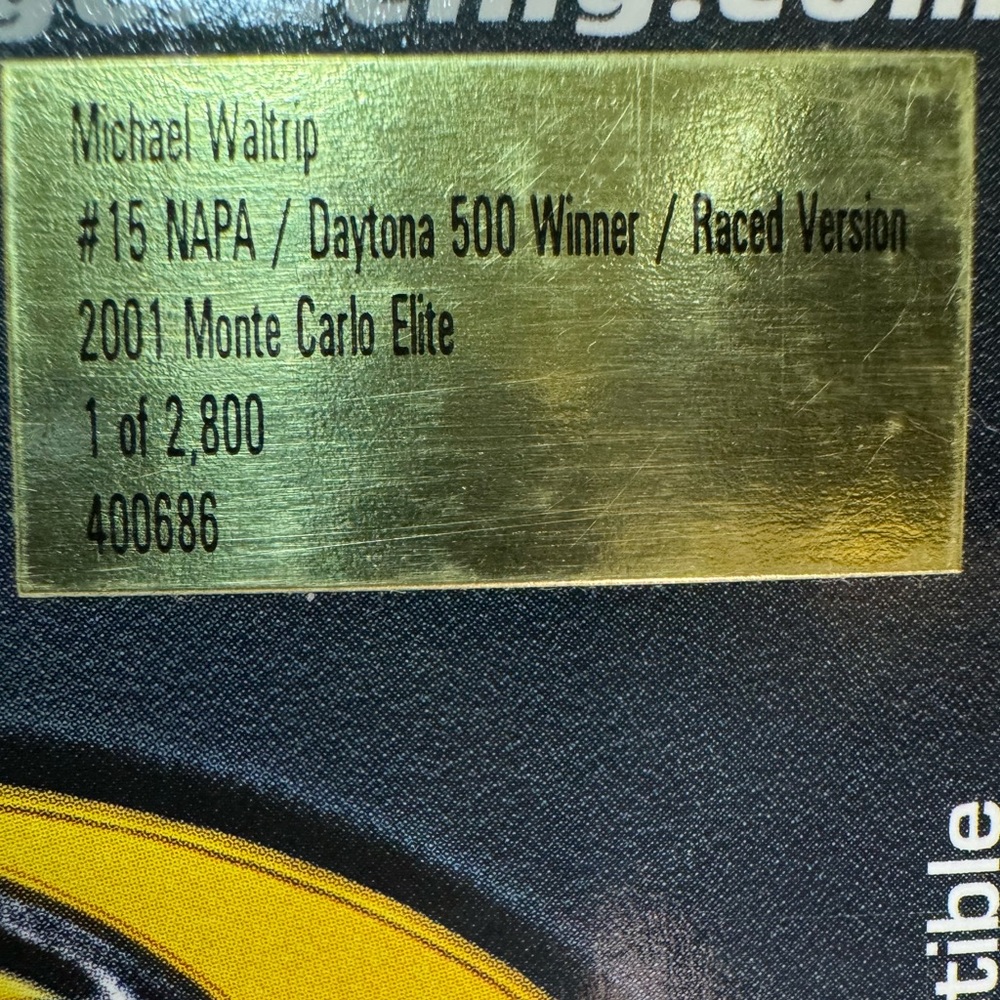 NASCAR Autographed Michael Waltrip Napa Daytona Raced 2001  Elite model 1:24 - Picture 5 of 8